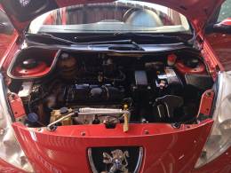 PEUGEOT - 207 - 2014/2014 - Vermelha - R$ 29.900,00