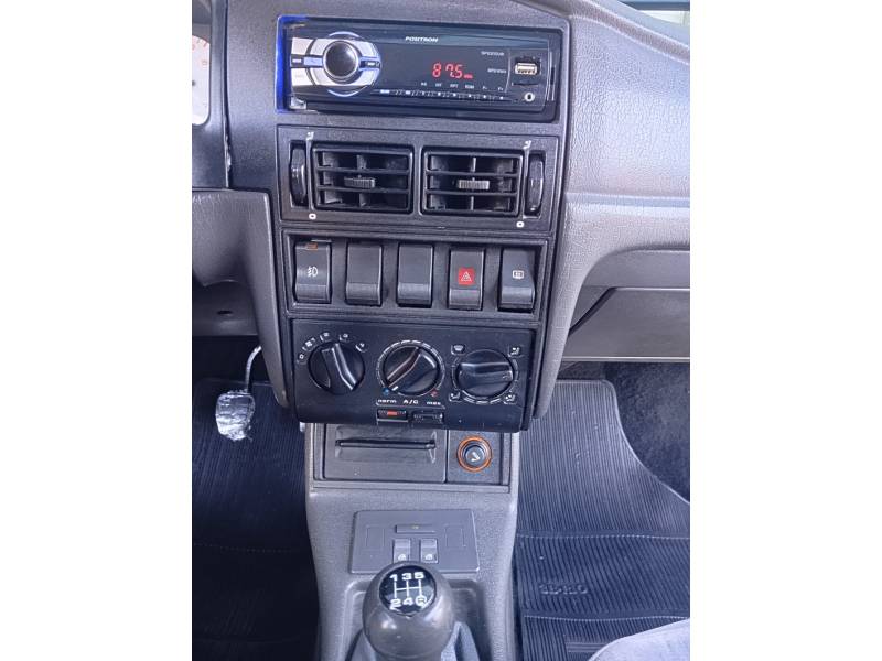 VOLKSWAGEN - SANTANA - 1996/1996 - Prata - R$ 29.900,00