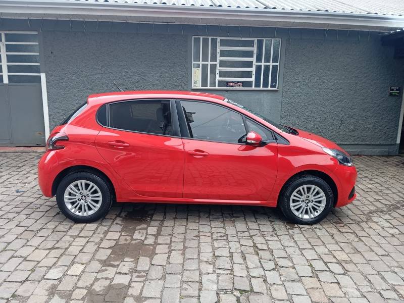 PEUGEOT - 208 - 2018/2018 - Vermelha - R$ 45.900,00