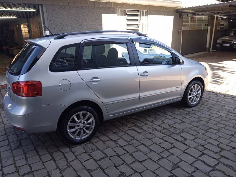 VOLKSWAGEN - SPACEFOX - 2014/2014 - Prata - R$ 46.900,00