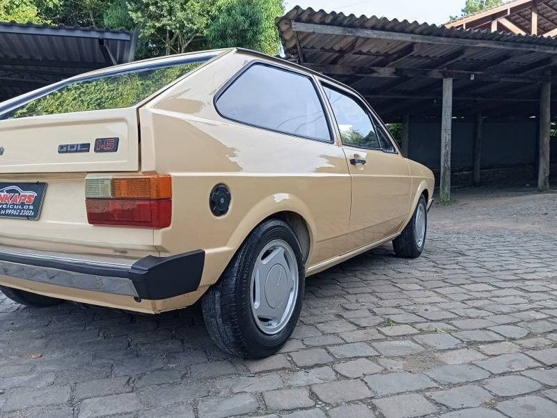 VOLKSWAGEN - GOL - 1984/1984 - Bege - R$ 28.900,00