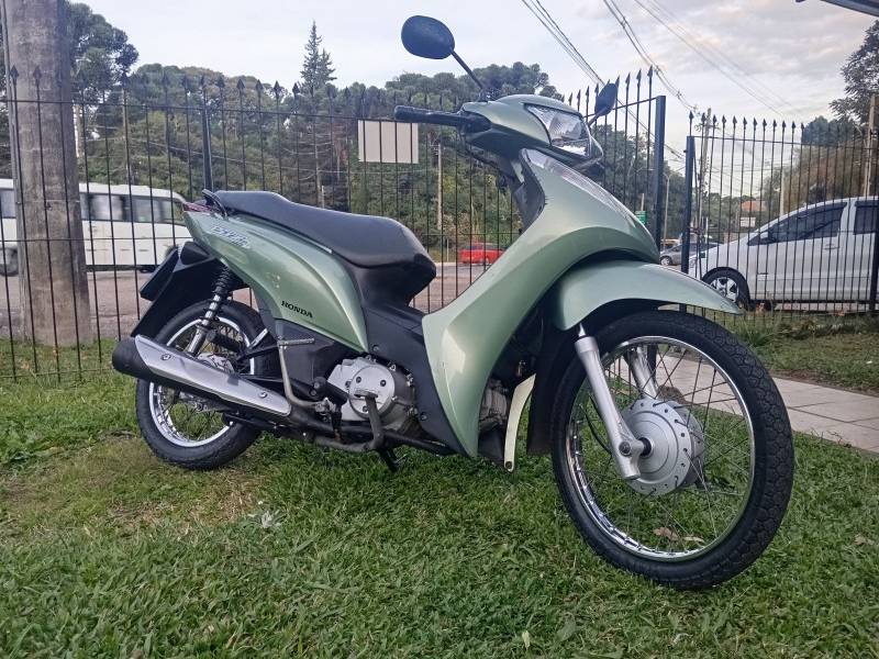 HONDA - BIZ 125 - 2011/2011 - Verde - R$ 10.900,00