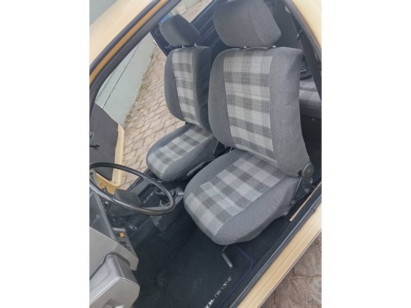 VOLKSWAGEN - GOL - 1984/1984 - Bege - R$ 28.900,00