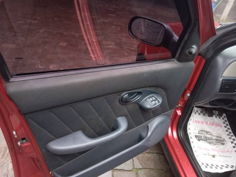 FIAT - PALIO - 2006/2006 - Vermelha - R$ 16.900,00
