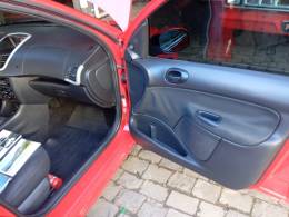 PEUGEOT - 207 - 2014/2014 - Vermelha - R$ 29.900,00