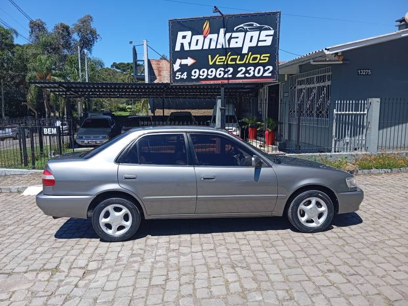 TOYOTA - COROLLA - 2001/2001 - Cinza - R$ 29.900,00