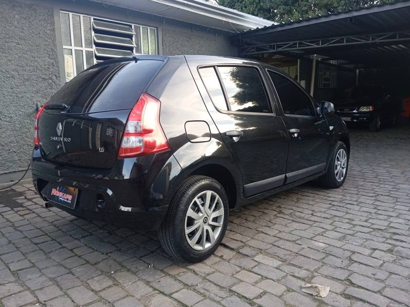 RENAULT - SANDERO - 2012/2012 - Preta - R$ 1,00