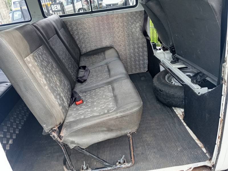 VOLKSWAGEN - KOMBI - 2000/2000 - Branca - R$ 29.900,00