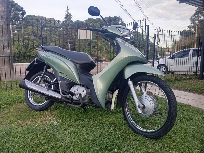HONDA - BIZ 125 - 2011/2011 - Verde - R$ 10.900,00