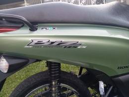 HONDA - BIZ 125 - 2011/2011 - Verde - R$ 10.900,00