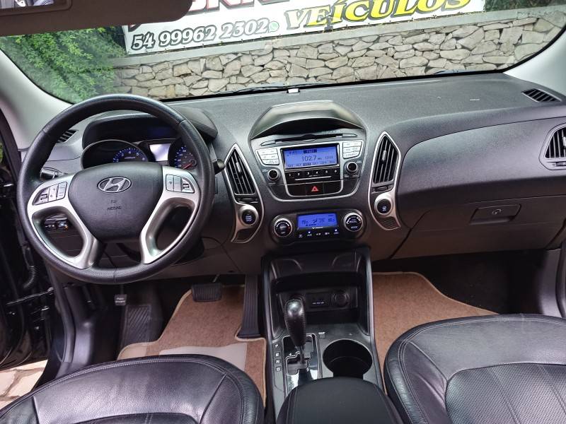 HYUNDAI - IX35 - 2012/2012 - Preta - R$ 55.900,00