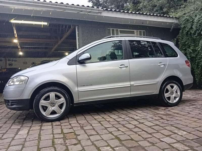 VOLKSWAGEN - SPACEFOX - 2008/2008 - Prata - R$ 31.900,00