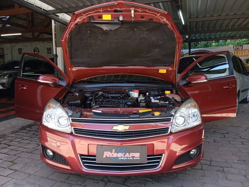CHEVROLET - VECTRA - 2011/2011 - Vermelha - R$ 43.900,00
