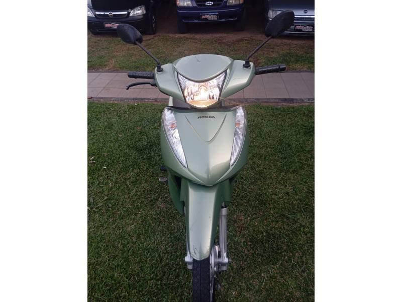HONDA - BIZ 125 - 2011/2011 - Verde - R$ 10.900,00