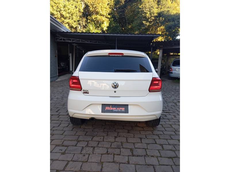 VOLKSWAGEN - GOL - 2022/2022 - Branca - R$ 59.900,00