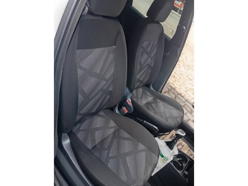 FIAT - PALIO - 2015/2015 - Branca - R$ 33.900,00