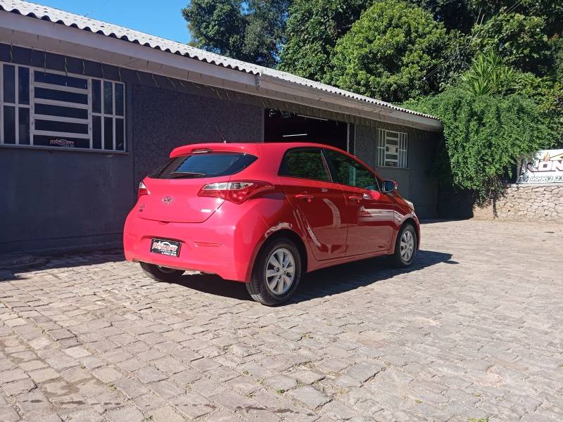 HYUNDAI - HB20 - 2014/2014 - Vermelha - R$ 44.900,00