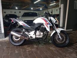 HONDA - CB 300R - 2015/2015 - Branca - R$ 17.900,00
