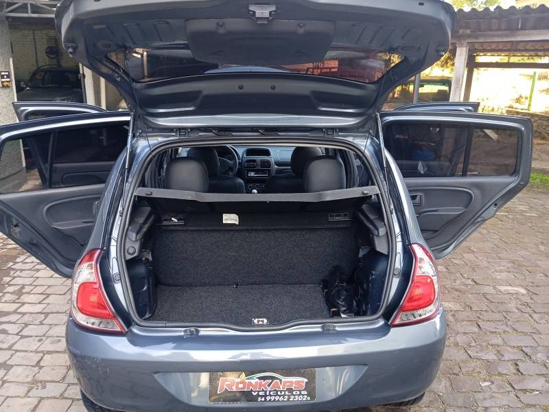RENAULT - CLIO - 2016/2016 - Cinza - R$ 37.900,00