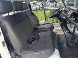 VOLKSWAGEN - KOMBI - 2000/2000 - Branca - R$ 29.900,00